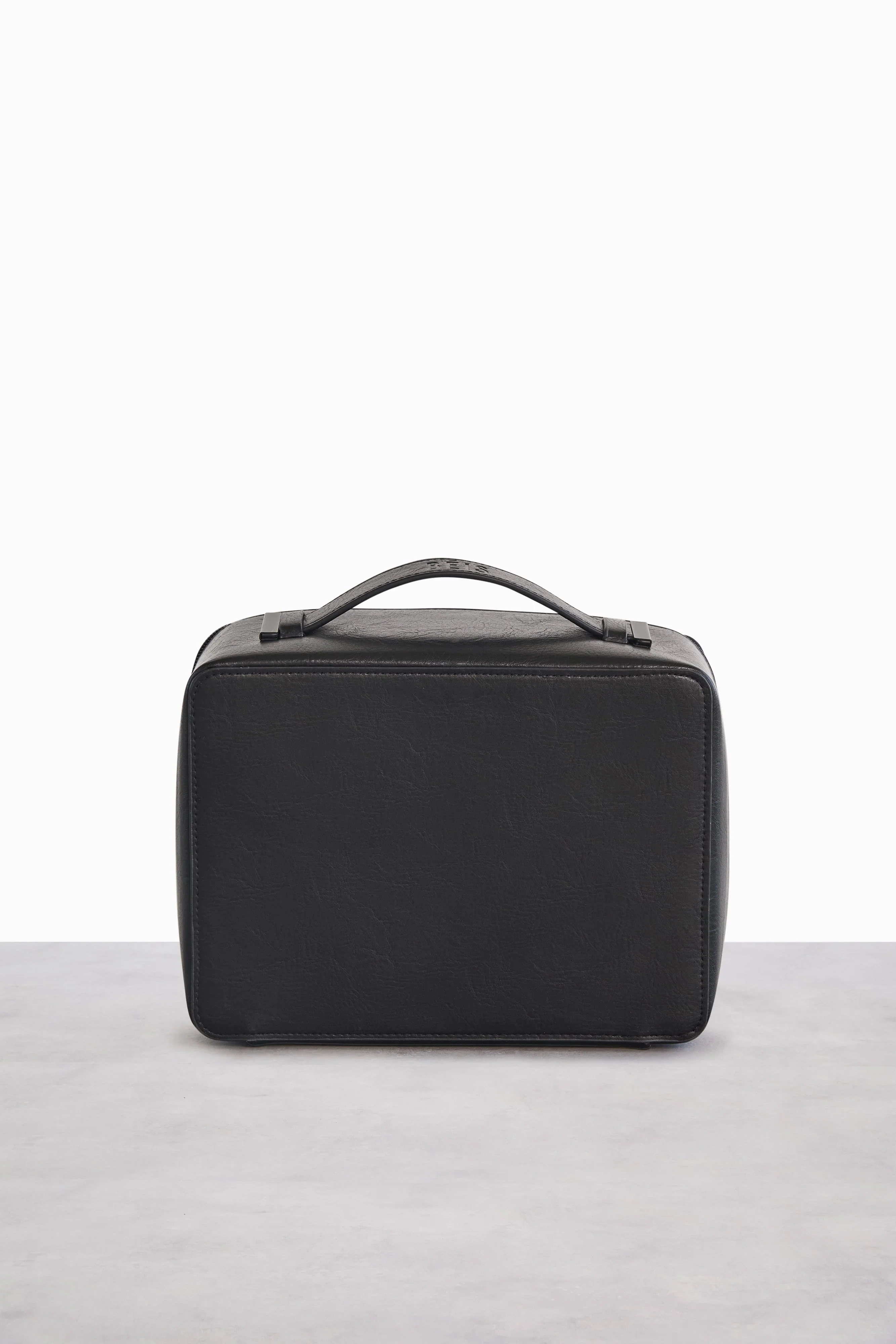 The Cosmetic Case in Black - Image 4