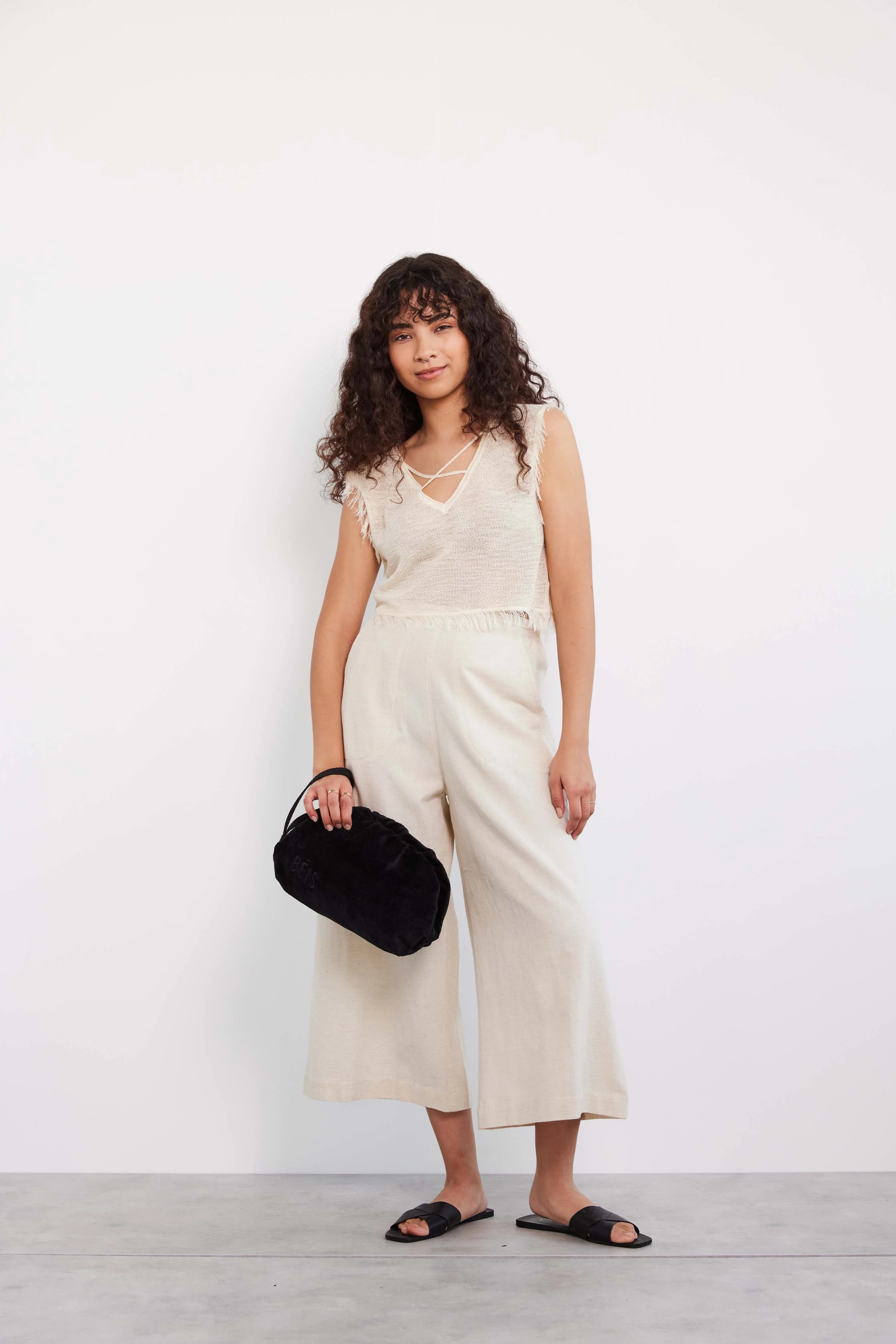 The Terry Cosmetic Clutch in Black - Image 10