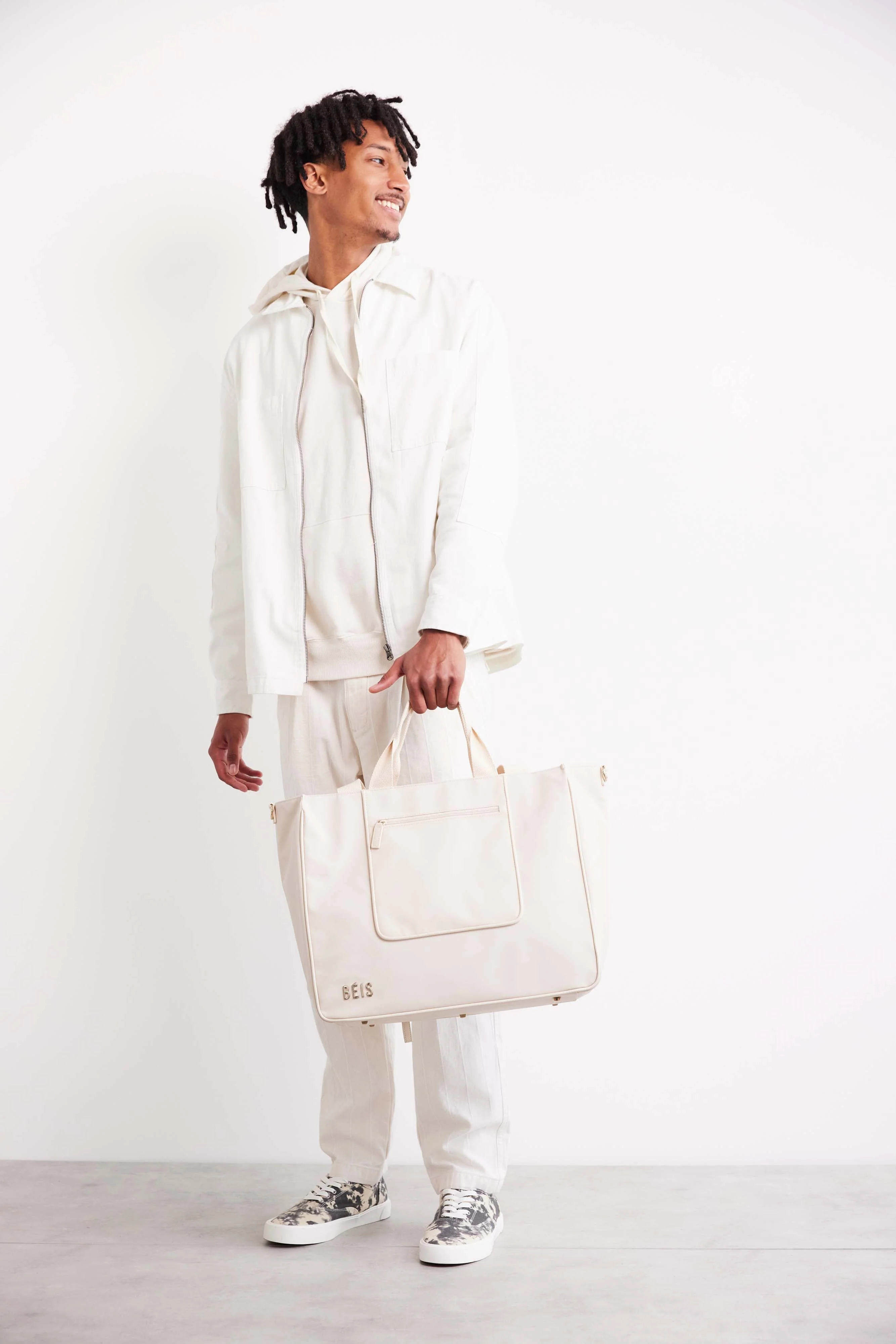 The East To West Tote in Beige - Image 18