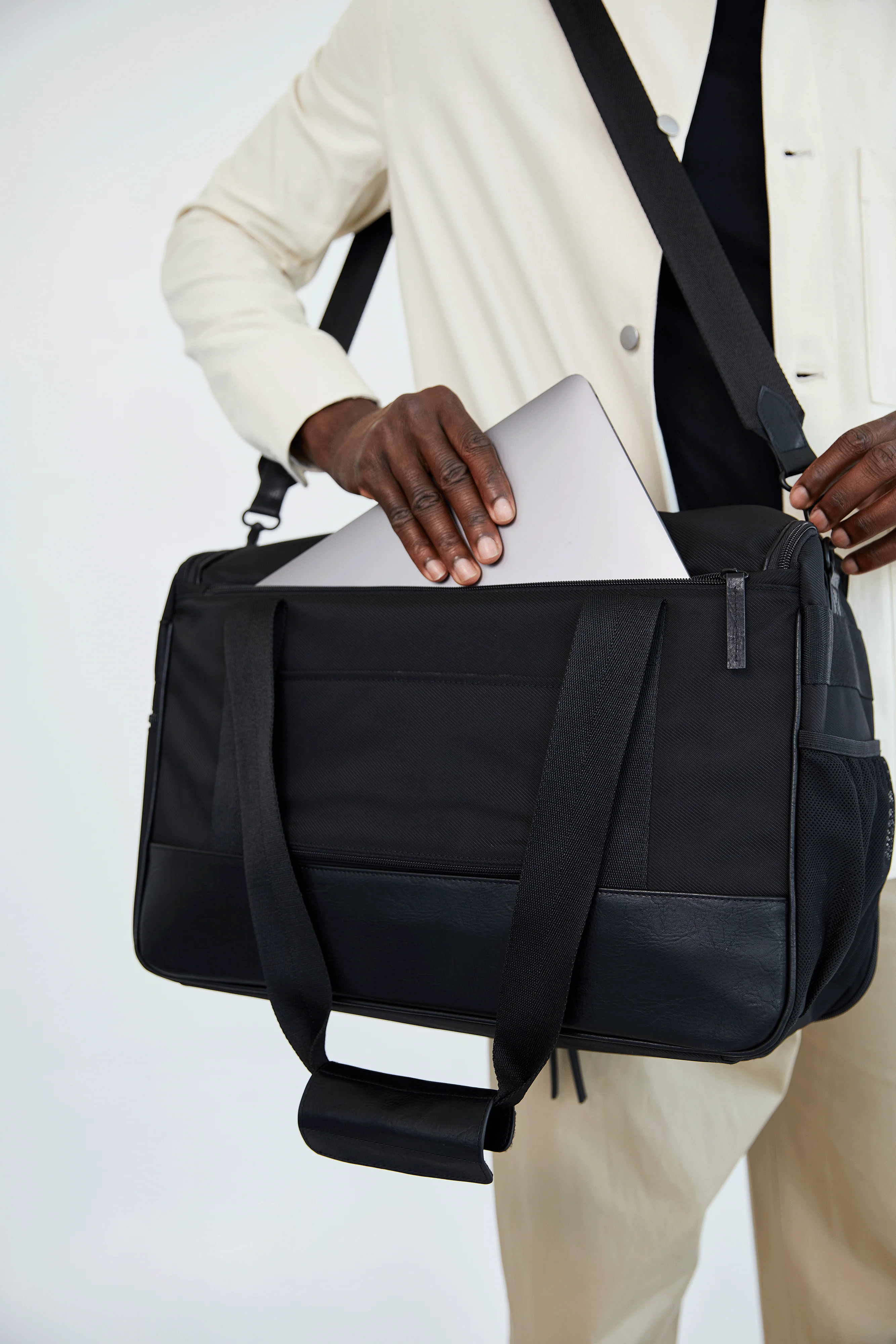 The Hanging Duffle in Black - Image 9