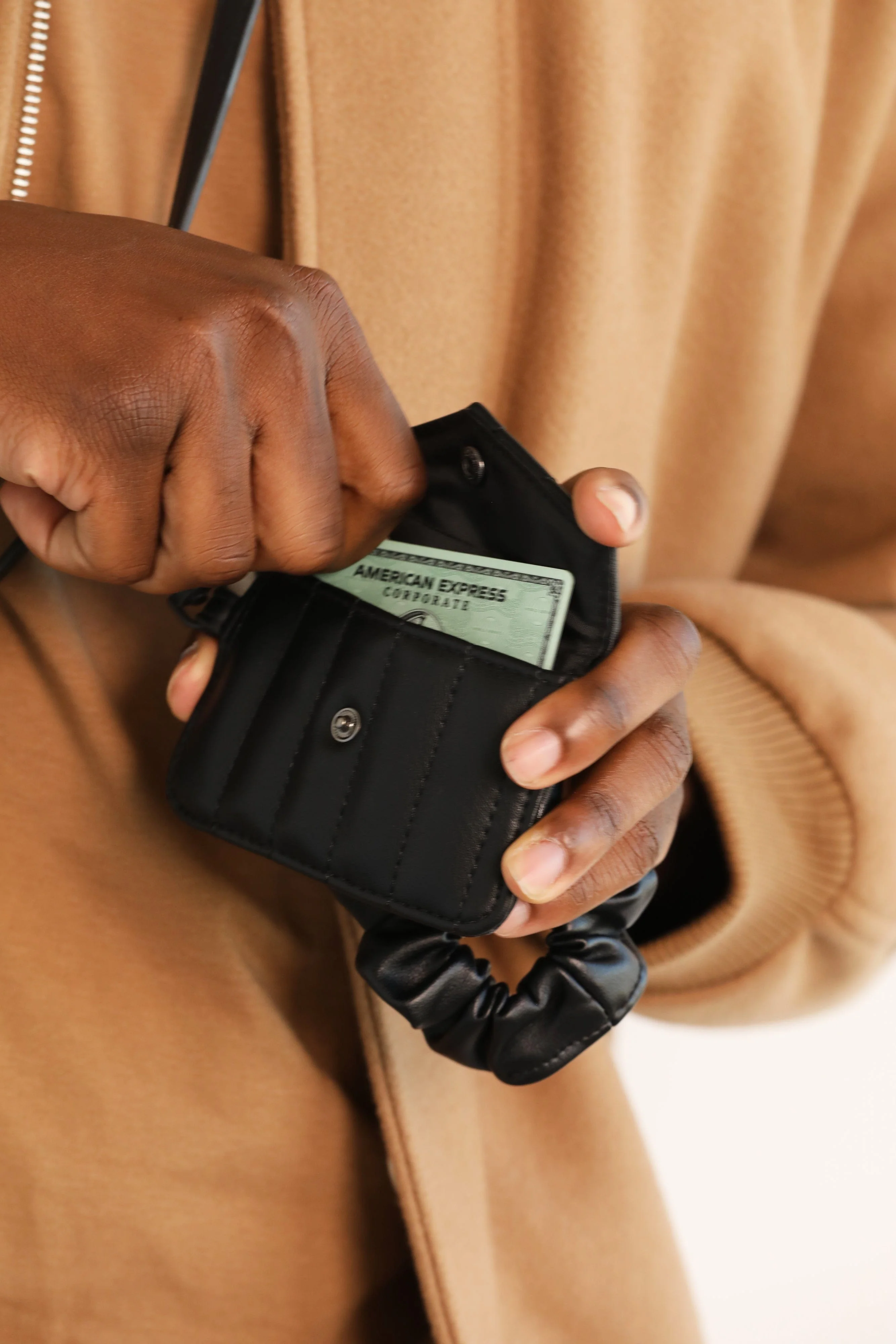 The Koozie Sling in Black - Image 6