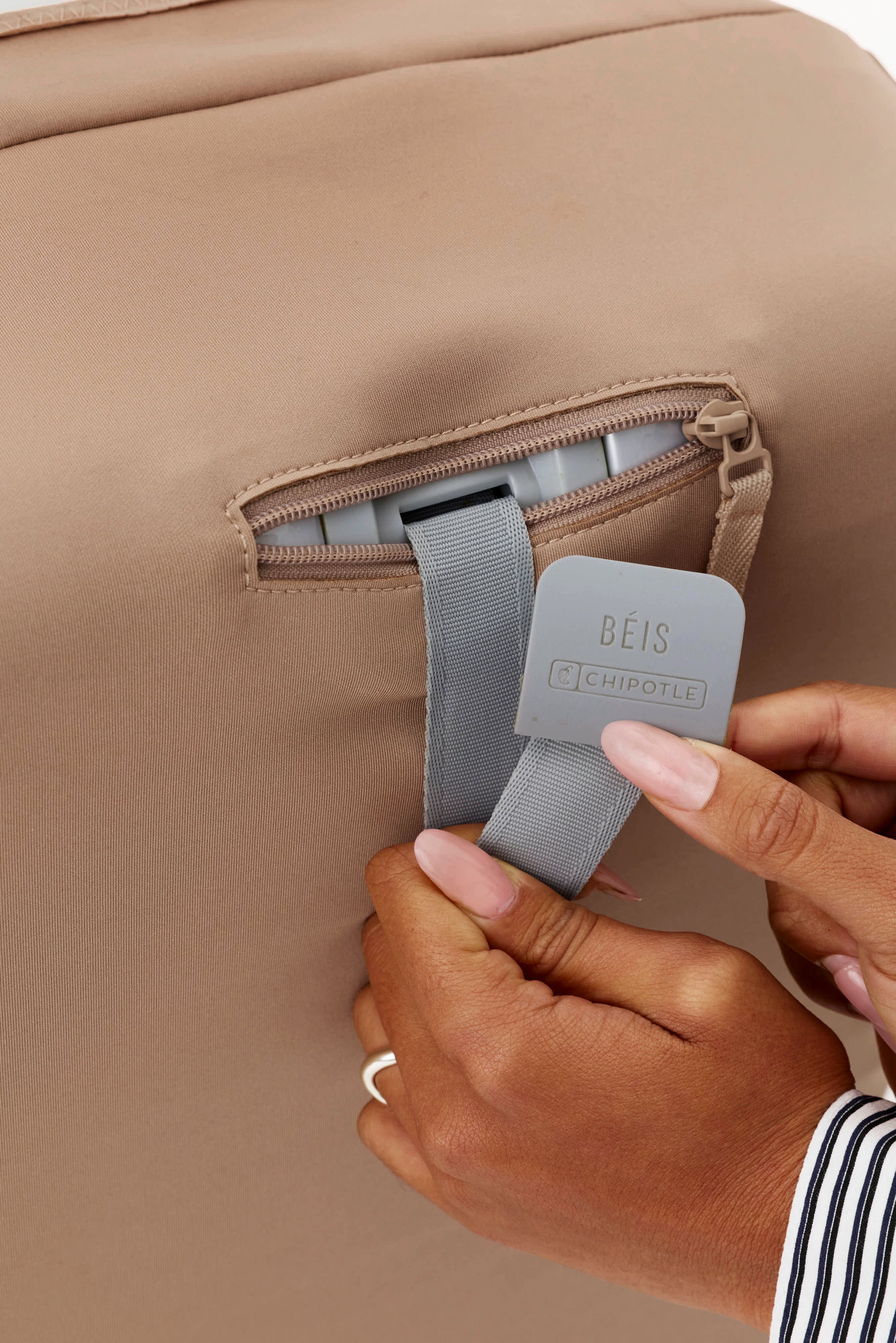 BÉIS x Chipotle The Large Check-In Cover in Brown - Image 7