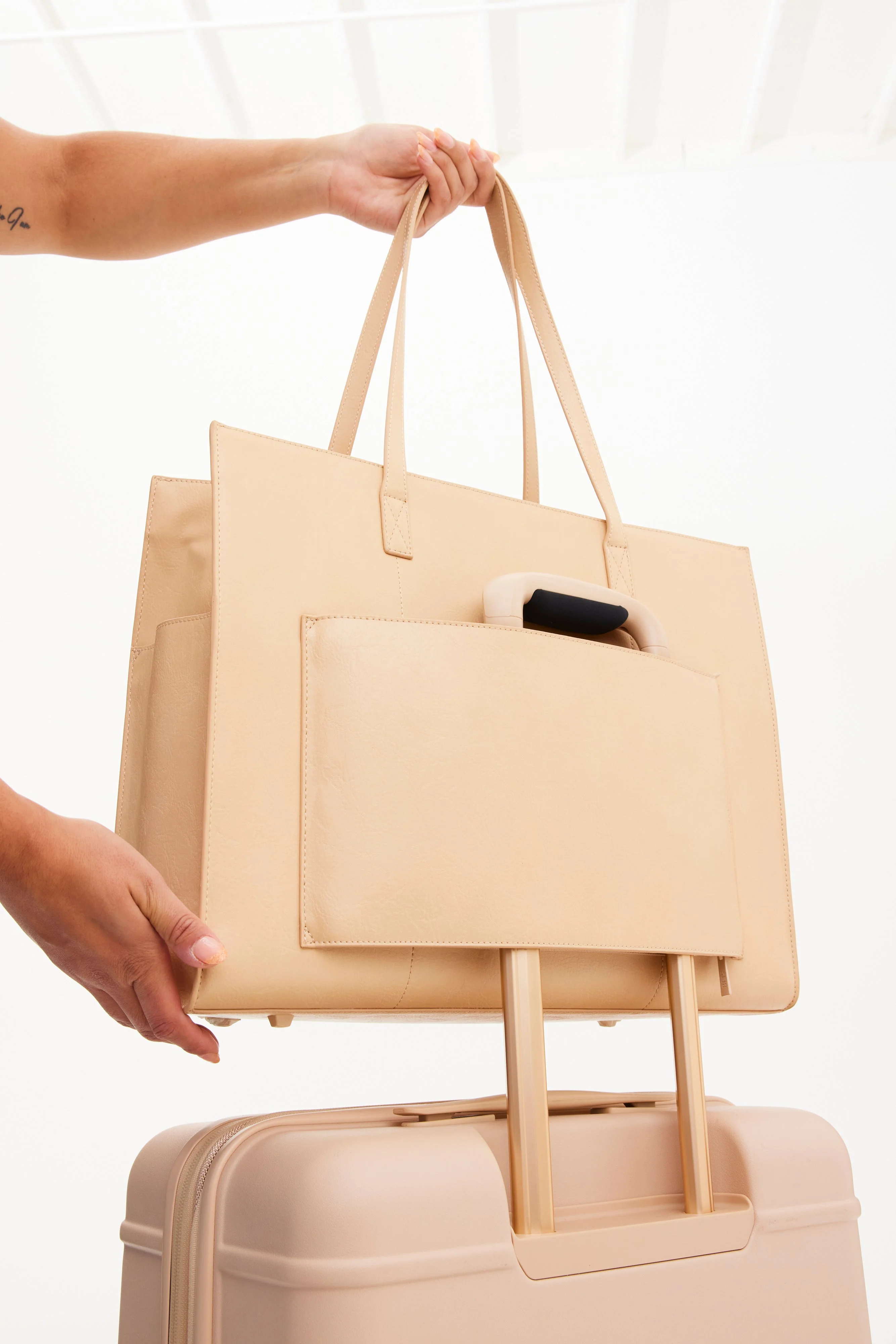 The Large Work Tote in Beige - Image 10