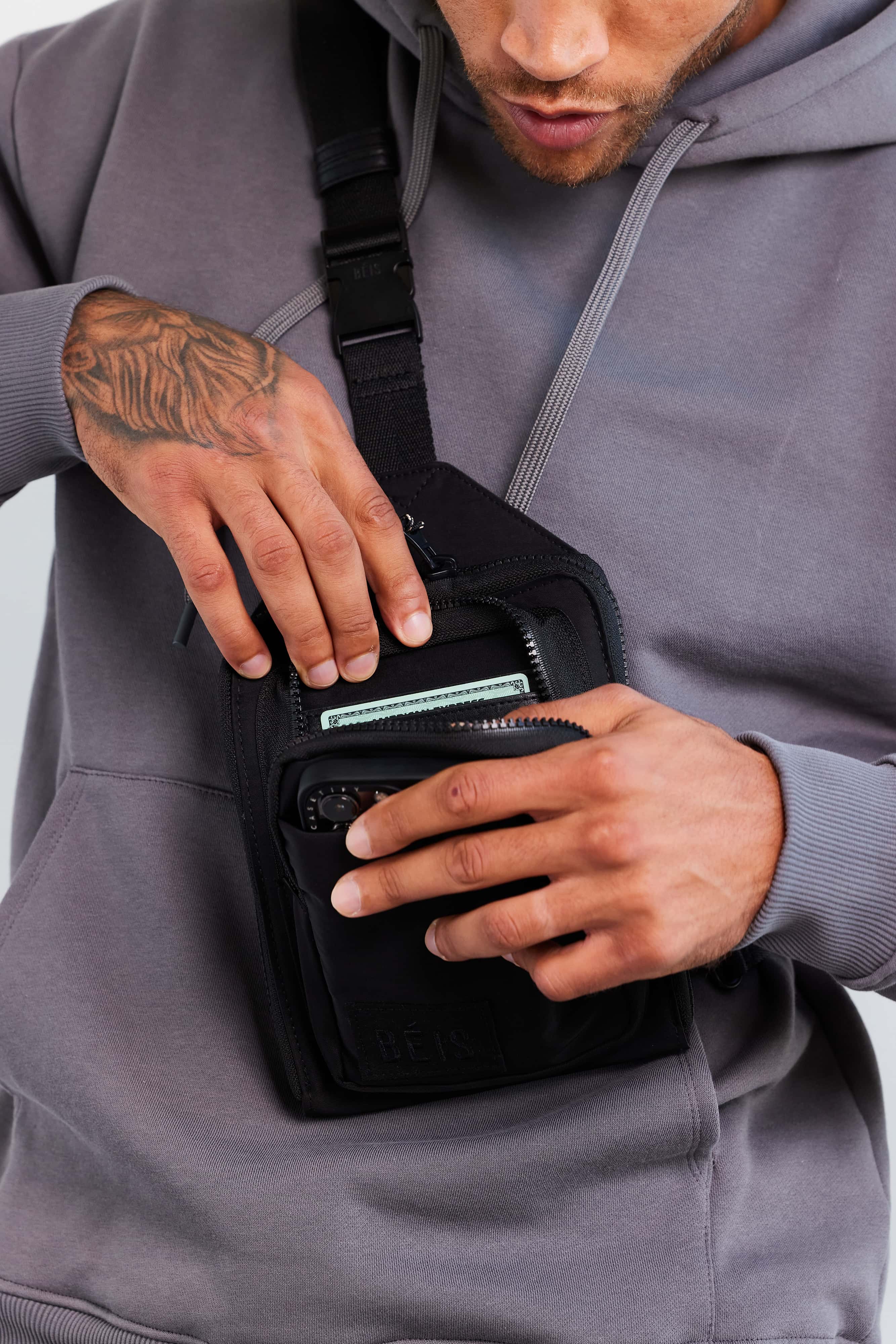 The Sport Sling in Black - Image 14