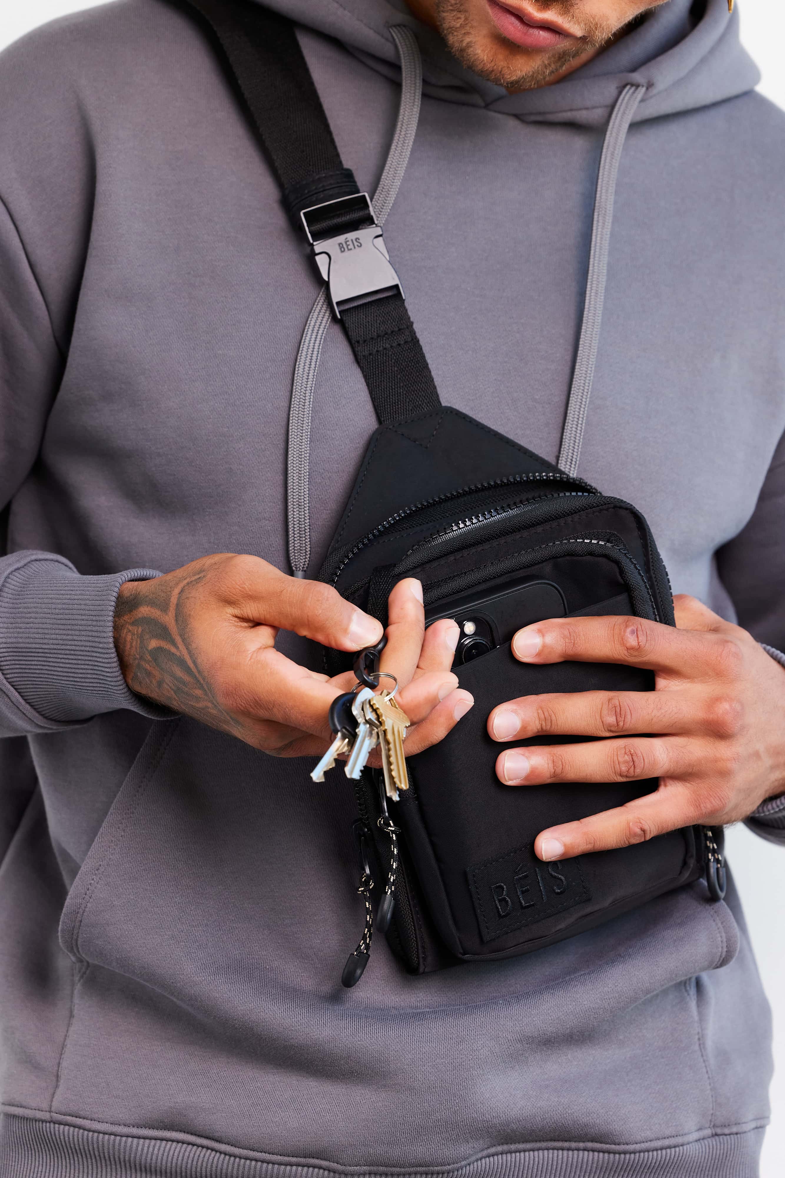 The Sport Sling in Black - Image 6