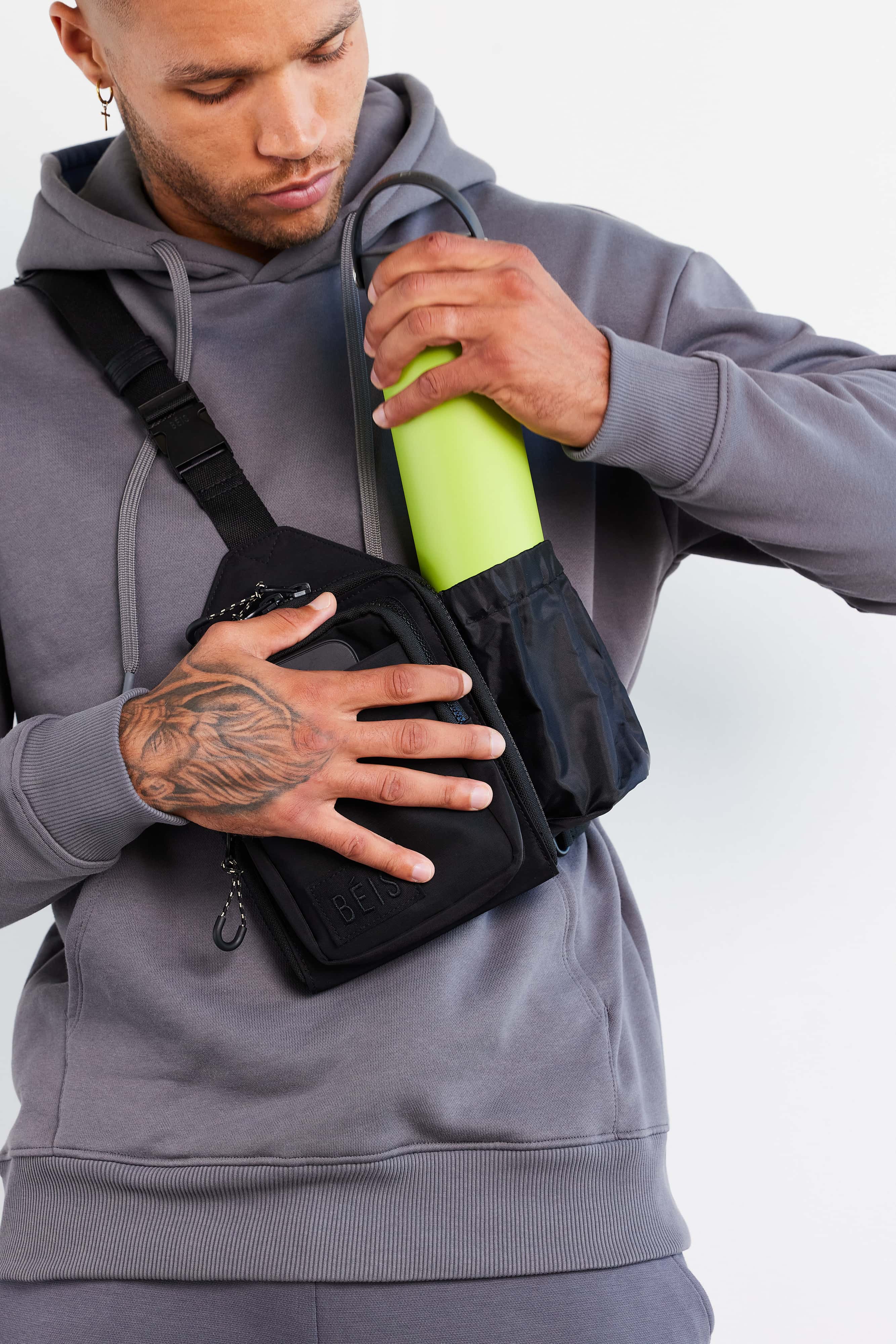 The Sport Sling in Black - Image 7