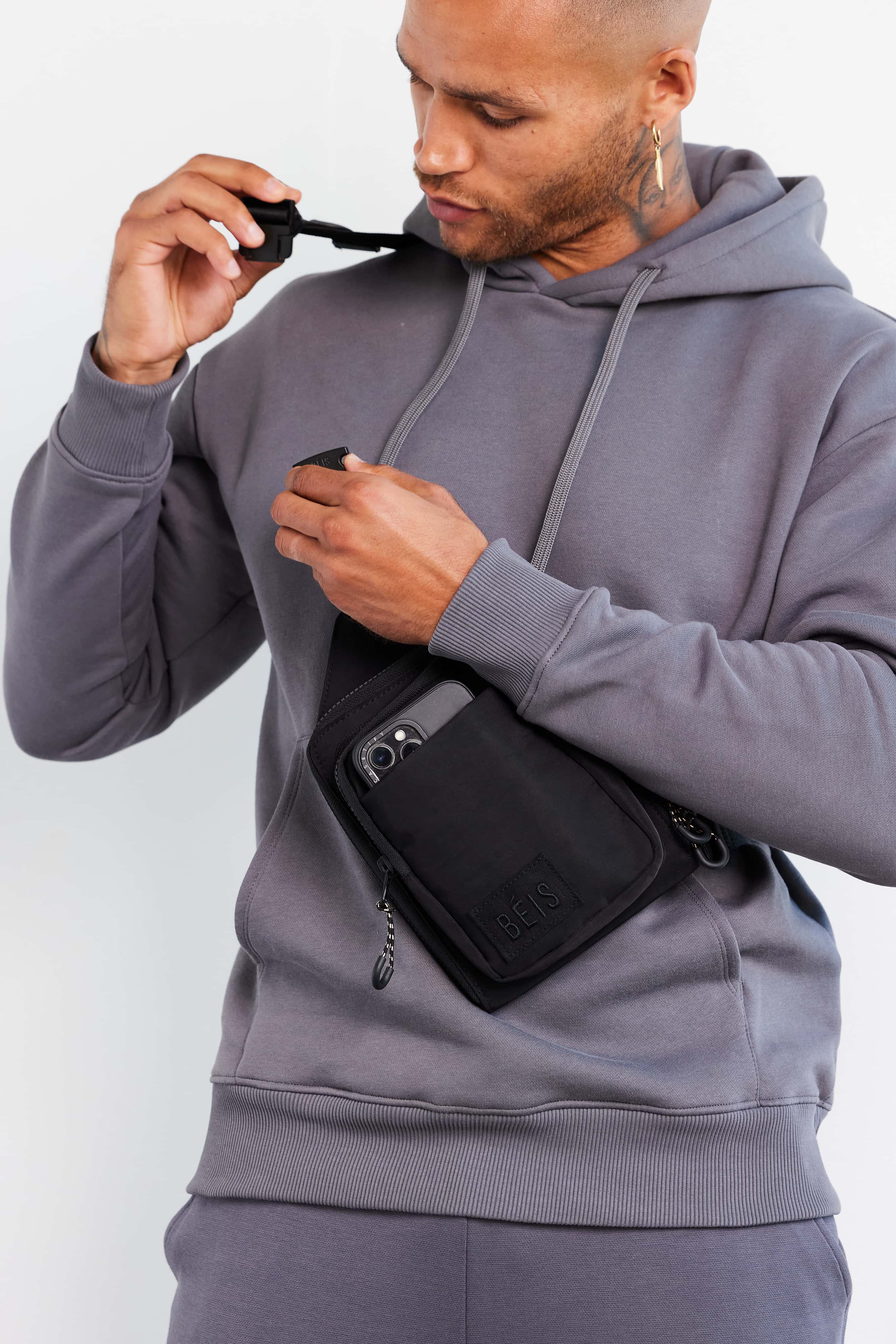 The Sport Sling in Black - Image 8