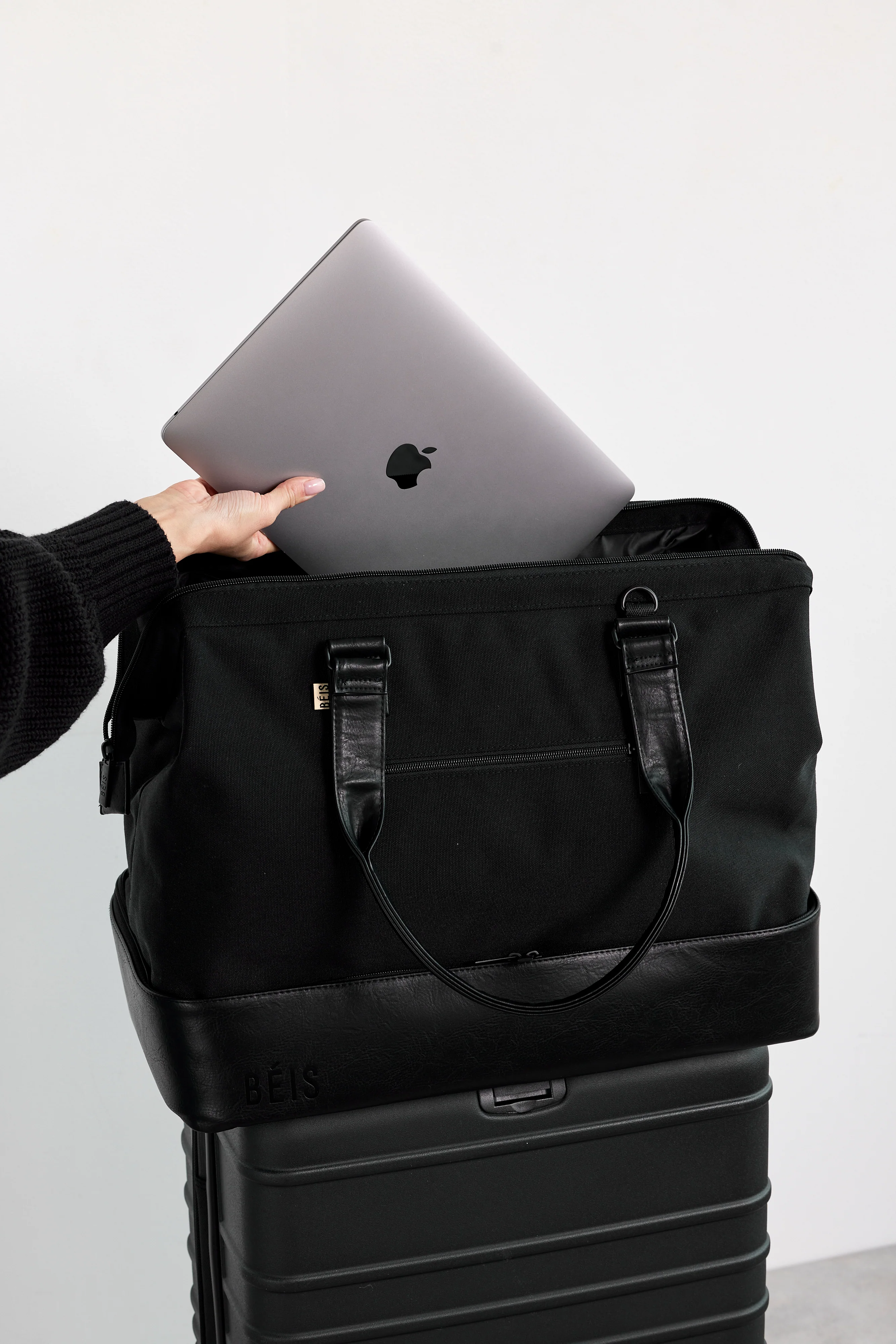 The Weekender in Black - Image 14